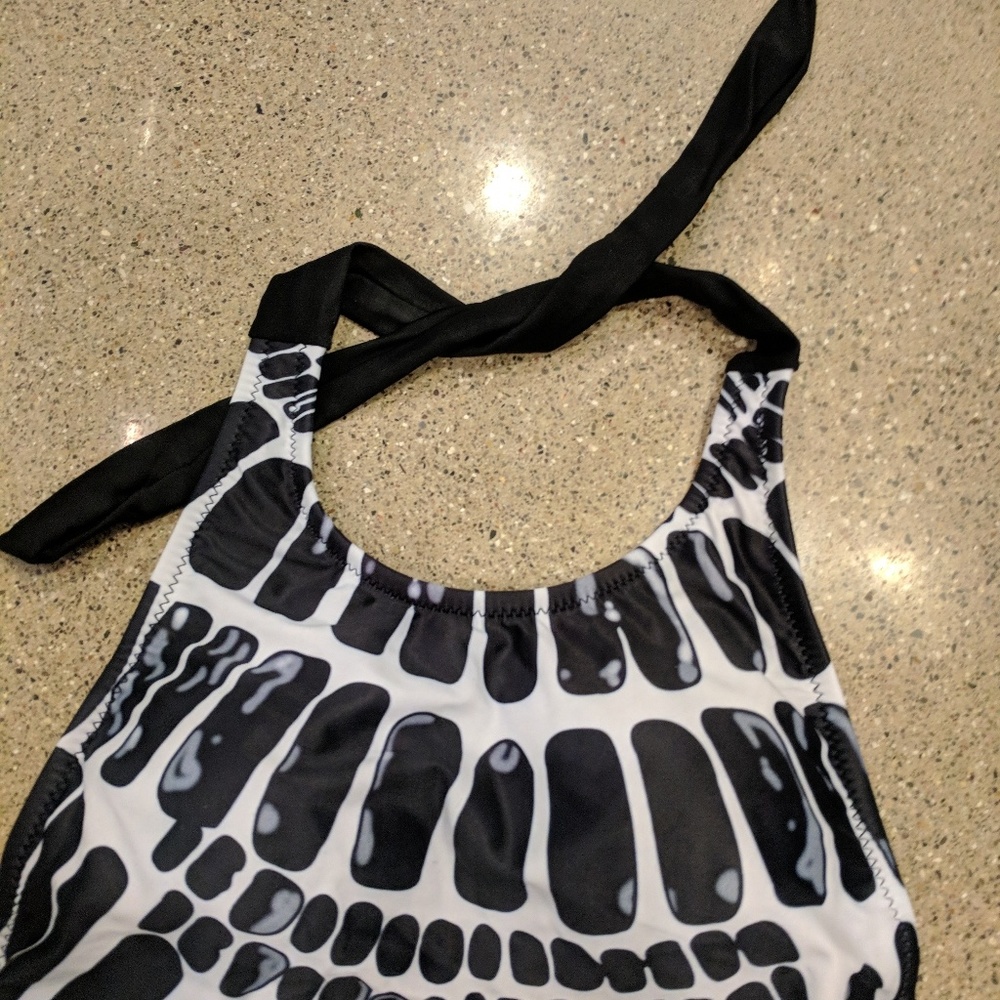 Bathing Suit - Picture 4 of 6
